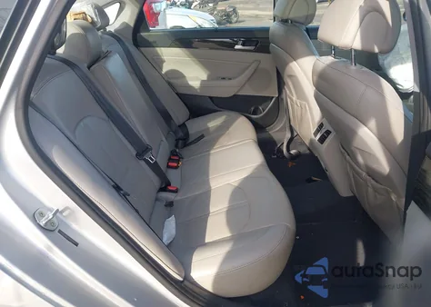 2015 Hyundai Sonata Limited z USA, uszkodzony, nr VIN 5NPE34AF4FH081569